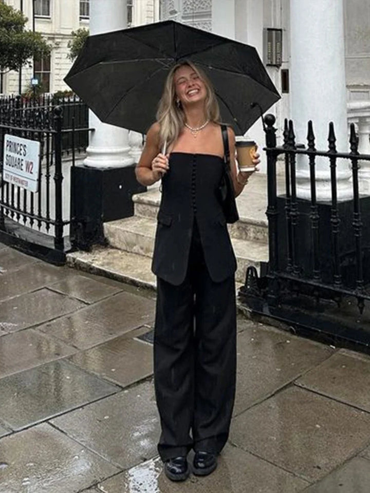 Claudia™ l Elegant stropløs top med klaplommer